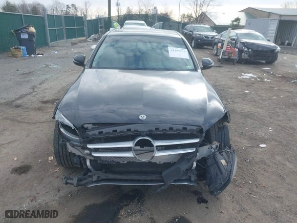 2018 Mercedes-Benz C-Class C 300 with VIN 55SWF4KB7JU249668, listed as a IAAI auction lot 41397270 with 201,391 mi miles. Bid and sale history available at carsss.com. Image 6.