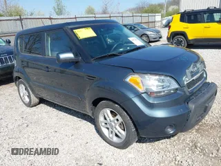 2011 Kia Soul + with VIN KNDJT2A2XB7298008, listed as a IAAI auction lot 41972551 with 198,372 mi miles. Bid and sale history available at carsss.com. Image 1.