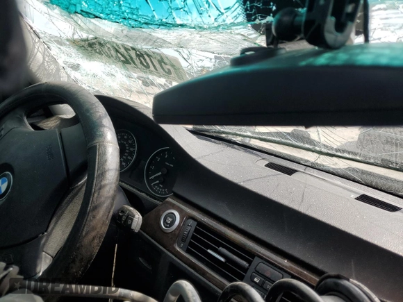 2007 BMW 3 Series 328i with VIN WBAVC53587FZ78834, listed as a Copart auction lot 51612355 with Not provided miles and Salvage title. Bid and sale history available at DreamBid. Image 9.