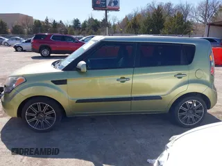 2011 Kia Soul + with VIN KNDJT2A22B7330062, listed as a IAAI auction lot 41772382 with 170,000 mi miles. Bid and sale history available at carsss.com. Image 14.