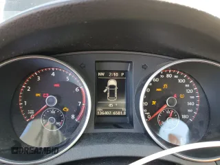 2012 Volkswagen GTI w/Conv & Sunroof PZEV с VIN WVWHD7AJ2CW084251, выставлен на аукционе Copart как лот 84571034 с пробегом 136 407 миль миль и Чистый • Clean title. История ставок и продаж доступна на DreamBid. Изображение 9.