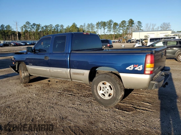 2002 Chevrolet Silverado 1500 LT with VIN 2GCEK19T721166459, listed as a Copart auction lot 44781525 with 199,652 mi miles and Salvage Title. Bid and sale history available at carsss.com. Image 2.
