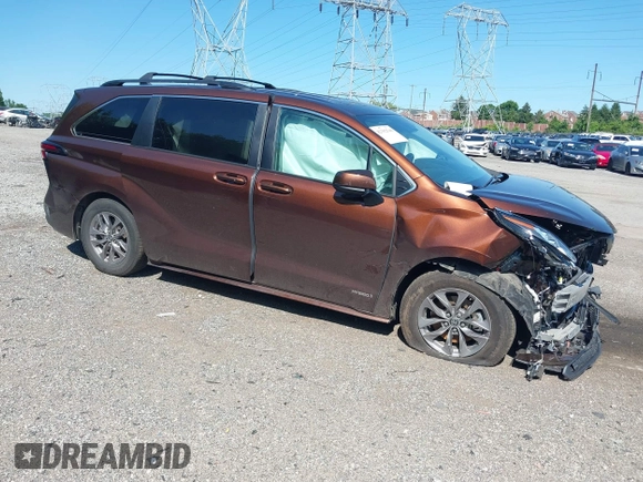 2021 Toyota Sienna LE z VIN 5TDKRKEC0MS062918, wystawiony jako IAAI lot #42382540 z przebiegiem 54 271 mil mil oraz . Historia ofert i sprzedaży dostępna na DreamBid. Obrazek 1.