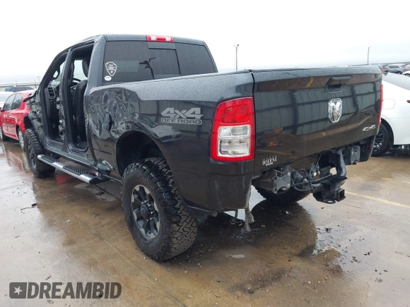 2021 Ram 2500 Tradesman with VIN 3C6UR5CL4MG697627, listed as a IAAI auction lot 41513283 with 105,628 mi miles. Bid and sale history available at carsss.com. Image 3.