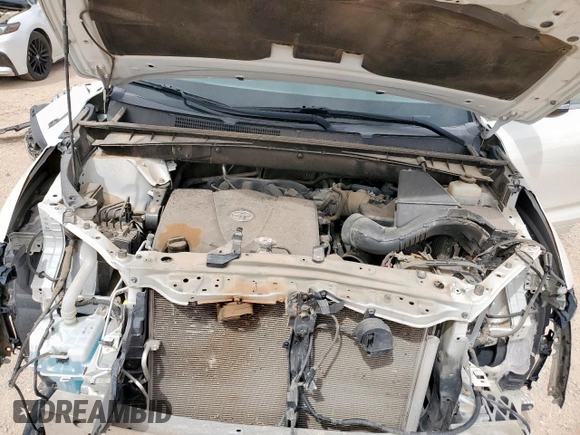 2018 Toyota Highlander SE with VIN 5TDKZRFH2JS540769, listed as a Copart auction lot 56658585 with 74,013 mi miles and Salvage title. Bid and sale history available at DreamBid. Image 12.