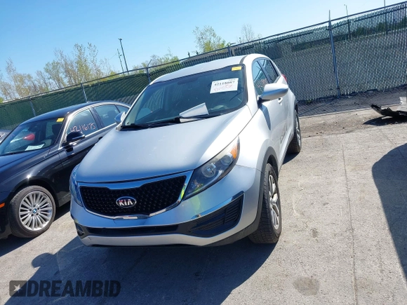 2016 Kia Sportage LX with VIN KNDPB3AC4G7812616, listed as a IAAI auction lot 42118087 with 179,500 mi miles. Bid and sale history available at carsss.com. Image 12.
