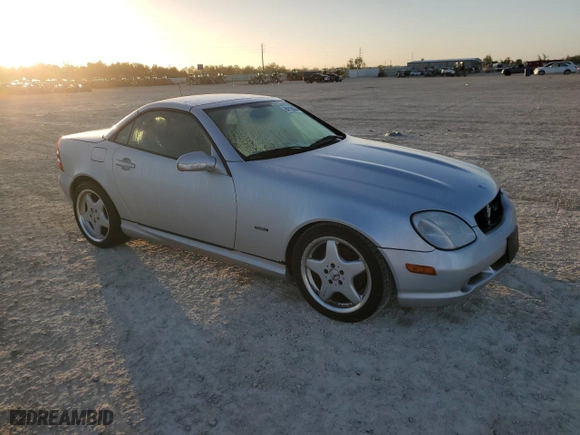 2001 Mercedes-Benz SLK-Class with VIN WDBKK65F31F230678, listed as a Copart auction lot 84119664 with 94,941 mi miles and Salvage Title. Bid and sale history available at carsss.com. Image 4.