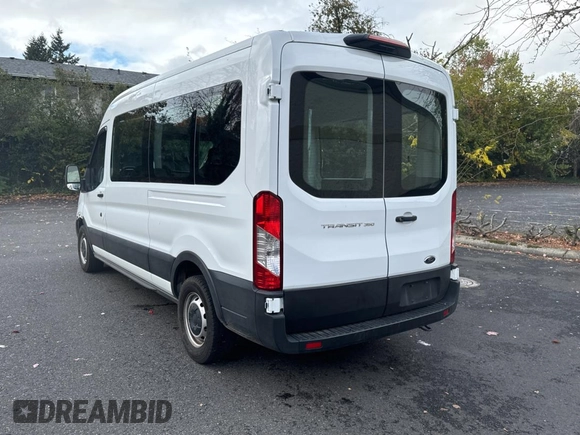 2021 Ford Transit Passenger XL z VIN 1FDAX2C80MKA72528, wystawiony jako Copart lot #79310354 z przebiegiem 22 100 mil mil oraz Szkoda całkowita • Salvage title. Historia ofert i sprzedaży dostępna na DreamBid. Obrazek 3.