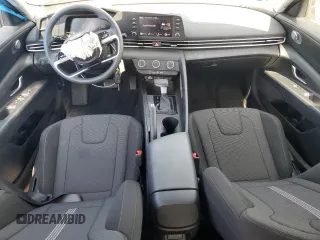 2024 Hyundai Elantra SE z VIN KMHLL4DGXRU654573, wystawiony jako Copart lot #54004355 z przebiegiem 10 453 mil mil oraz Szkoda całkowita • Salvage title. Historia ofert i sprzedaży dostępna na DreamBid. Obrazek 8.
