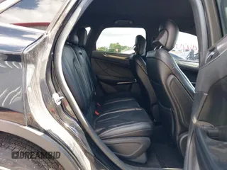 2017 Lincoln MKC Premiere с VIN 5LMCJ1C91HUL49790, выставлен на аукционе IAAI как лот 42422005 с пробегом 99 093 миль миль и . История ставок и продаж доступна на DreamBid. Изображение 8.