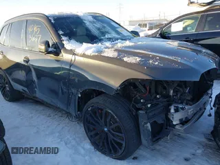2022 BMW X5 M50i with VIN 5UXJU4C05N9K43316, listed as a IAAI auction lot 41320411 with 42,965 mi miles. Bid and sale history available at carsss.com. Image 1.