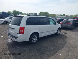 2010 Chrysler Town & Country Touring with VIN 2A4RR5D19AR188015, listed as a IAAI auction lot 41997283 with 172,877 mi miles. Bid and sale history available at carsss.com. Image 4.
