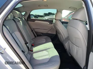 2018 Hyundai Sonata Hybrid SE with VIN KMHE24L33JA082441, listed as a Copart auction lot 81591774 with 83,634 mi miles and Salvage Title. Bid and sale history available at carsss.com. Image 10.