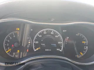 2017 Jeep Grand Cherokee Laredo z VIN 1C4RJFAG0HC694010, wystawiony jako Copart lot #88891215 z przebiegiem 8 450 mil mil oraz Szkoda całkowita • Salvage title. Historia ofert i sprzedaży dostępna na DreamBid. Obrazek 9.