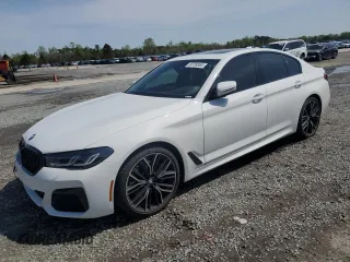 2023 BMW 5 Series 530i z VIN WBA53BH03PCL14339, wystawiony jako Copart lot #50799365 z przebiegiem 25 094 mil mil oraz Szkoda całkowita • Salvage title. Historia ofert i sprzedaży dostępna na DreamBid. Obrazek 1.