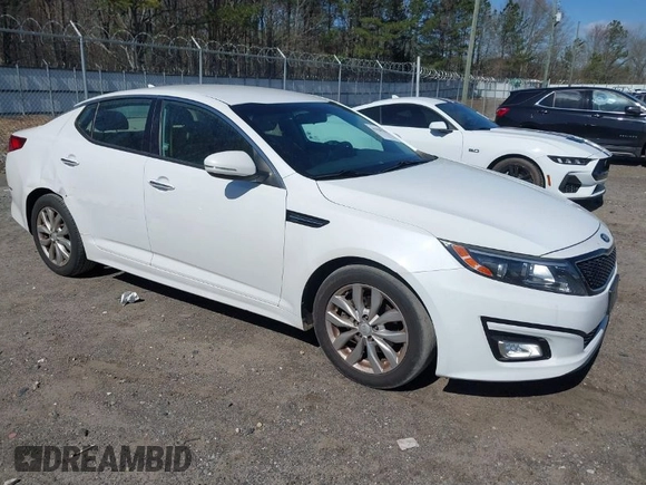2015 Kia Optima LX with VIN 5XXGM4A70FG470686, listed as a IAAI auction lot 41828763 with 133,547 mi miles. Bid and sale history available at carsss.com. Image 1.
