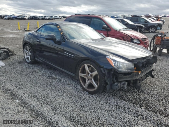 2016 Mercedes-Benz SLK with VIN WDDPK3JA5GF122710, listed as a Copart auction lot 86610684 with 91,621 mi miles and Salvage Title. Bid and sale history available at carsss.com. Image 4.