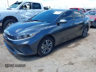 2024 Kia Forte LXS z VIN 3KPF24AD9RE819395, wystawiony jako IAAI lot #42182642 z przebiegiem 14 778 mil mil oraz . Historia ofert i sprzedaży dostępna na DreamBid. Obrazek 17.