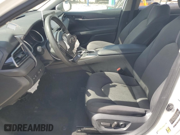 2023 Toyota Camry LE z VIN 4T1C11AK1PU770237, wystawiony jako Copart lot #55590655 z przebiegiem 50 980 mil mil oraz Szkoda całkowita • Salvage title. Historia ofert i sprzedaży dostępna na DreamBid. Obrazek 7.