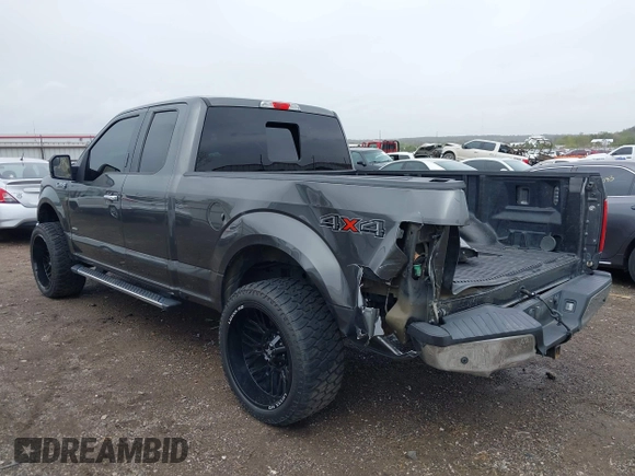 2015 Ford F-150 XLT with VIN 1FTEX1EP9FFC75210, listed as a IAAI auction lot 39041797 with 125,522 mi miles. Bid and sale history available at carsss.com. Image 3.