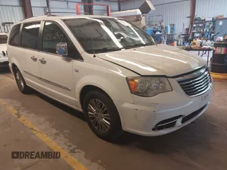 2014 Chrysler Town & Country Touring L с VIN 2C4RC1CG7ER408988, выставлен на аукционе IAAI как лот 42856947 с пробегом 135 104 миль миль и . История ставок и продаж доступна на DreamBid. Изображение 1.