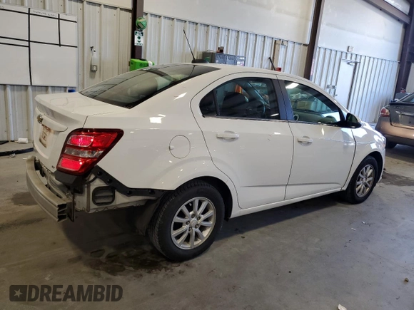 2018 Chevrolet Sonic LT z VIN 1G1JD5SH3J4107121, wystawiony jako Copart lot #46814415 z przebiegiem 96 136 mil mil oraz Szkoda całkowita • Salvage title. Historia ofert i sprzedaży dostępna na DreamBid. Obrazek 3.