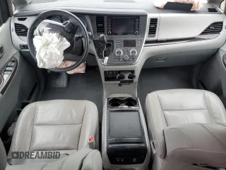 2019 Toyota Sienna XLE with VIN 5TDDZ3DC0KS224611, listed as a Copart auction lot 47667495 with 61,829 mi miles and Salvage Title. Bid and sale history available at carsss.com. Image 8.