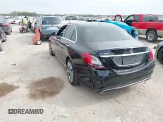 2019 Mercedes-Benz C 300 with VIN 55SWF8DB5KU311624, listed as a IAAI auction lot 41913152 with 75,656 mi miles and . Bid and sale history available at DreamBid. Image 3.
