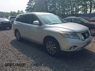 2014 Nissan Pathfinder S z VIN 5N1AR2MM1EC720167, wystawiony jako IAAI lot #42449301 z przebiegiem 123 604 mil mil oraz . Historia ofert i sprzedaży dostępna na DreamBid. Obrazek 1.