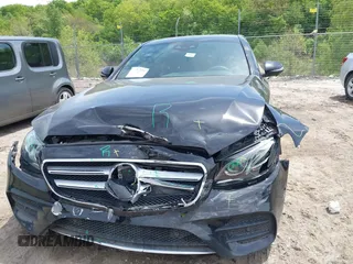 2018 Mercedes-Benz E with VIN WDDZF4KB2JA381699, listed as a IAAI auction lot 39407980 with 52,865 mi miles. Bid and sale history available at carsss.com. Image 6.