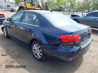 2013 Volkswagen Jetta SE with VIN 3VWDP7AJ7DM385781, listed as a IAAI auction lot 42160368 with 95,550 mi miles and . Bid and sale history available at DreamBid. Image 3.