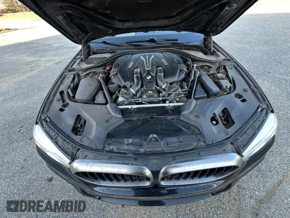 2018 BMW 5 Series M550i xDrive with VIN WBAJB9C55JB035226, listed as a Copart auction lot 60850325 with 156,183 mi miles and Clean title. Bid and sale history available at DreamBid. Image 7.