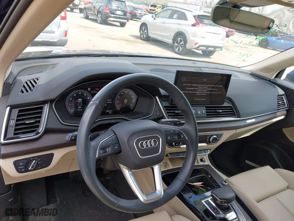 2024 Audi Q5 S line Premium Plus with VIN WA1EAAFY2R2018050, listed as a IAAI auction lot 41887903 with 15,685 mi miles. Bid and sale history available at carsss.com. Image 20.