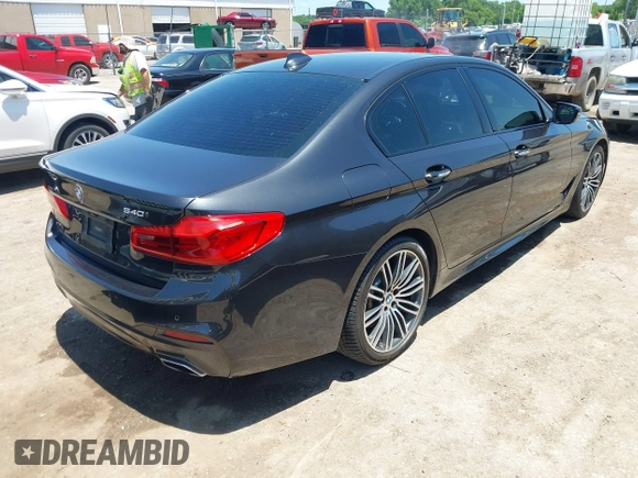 2017 BMW 5 Series 540i z VIN WBAJE5C33HG916941, wystawiony jako IAAI lot #42504534 z przebiegiem 115 127 mil mil oraz . Historia ofert i sprzedaży dostępna na DreamBid. Obrazek 4.