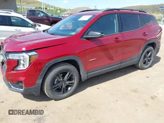 2024 GMC Terrain AT4 z VIN 3GKALYEG7RL207165, wystawiony jako IAAI lot #42103766 z przebiegiem 16 065 mil mil oraz . Historia ofert i sprzedaży dostępna na DreamBid. Obrazek 2.