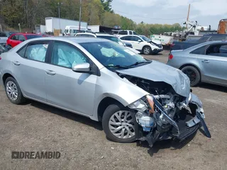 2018 Toyota Corolla L z VIN 2T1BURHE9JC110134, wystawiony jako IAAI lot #42166325 z przebiegiem 26 678 mil mil oraz . Historia ofert i sprzedaży dostępna na DreamBid. Obrazek 1.