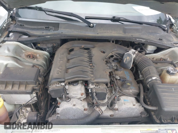 2006 Chrysler 300 Touring with VIN 2C3KA53G06H164188, listed as a IAAI auction lot 42079830 with 165,321 mi miles. Bid and sale history available at carsss.com. Image 10.