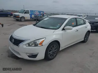2015 Nissan Altima 2.5 with VIN 1N4AL3AP5FC950179, listed as a IAAI auction lot 41708420 with 125,867 mi miles. Bid and sale history available at carsss.com. Image 2.