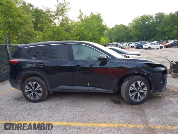 2023 Nissan Rogue SV z VIN JN8BT3BA7PW421121, wystawiony jako IAAI lot #42335059 z przebiegiem 57 866 mil mil oraz . Historia ofert i sprzedaży dostępna na DreamBid. Obrazek 14.