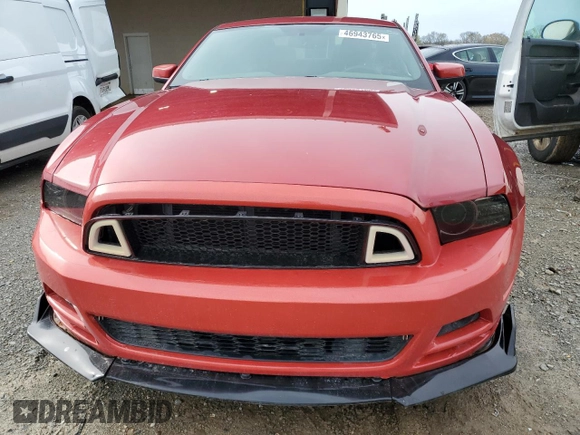 2013 Ford Mustang V6 with VIN 1ZVBP8AM7D5200710, listed as a Copart auction lot 46943765 with 140,327 mi miles and Salvage Title. Bid and sale history available at carsss.com. Image 5.