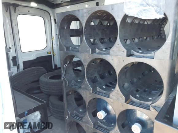 2018 Ford Transit с VIN 1FTYE1CMXJKB42368, выставлен на аукционе IAAI как лот 42449158 с пробегом 115 735 миль миль и . История ставок и продаж доступна на DreamBid. Изображение 7.