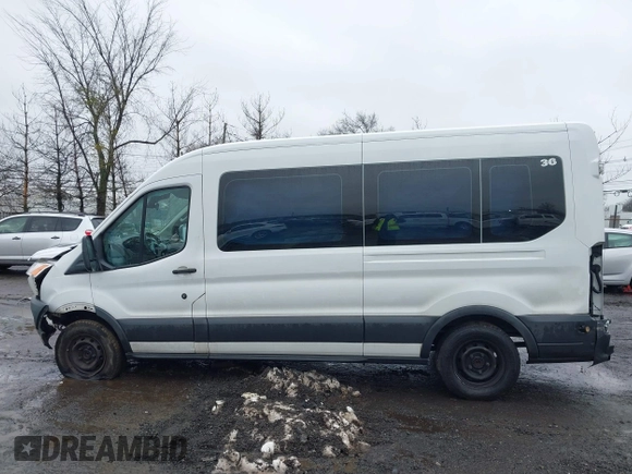 2018 Ford Transit Passenger XL z VIN 1FBAX2CM8JKA03622, wystawiony jako IAAI lot #41571449 z przebiegiem 313 553 mil mil oraz . Historia ofert i sprzedaży dostępna na DreamBid. Obrazek 14.