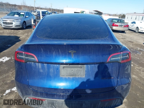 2024 Tesla Model Y Long Range with VIN 7SAYGDEE5RA252075, listed as a IAAI auction lot 41380481 with 13,088 mi miles. Bid and sale history available at carsss.com. Image 16.