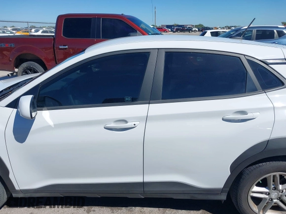 2020 Hyundai Kona SE with VIN KM8K12AA7LU424244, listed as a IAAI auction lot 42081675 with 35,251 mi miles. Bid and sale history available at carsss.com. Image 14.