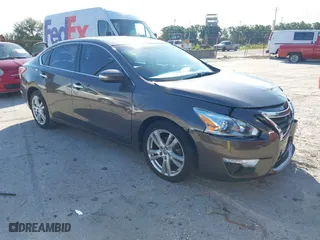 2013 Nissan Altima 3.5 SL with VIN 1N4BL3APXDN433871, listed as a IAAI auction lot 42039383 with 161,200 mi miles. Bid and sale history available at carsss.com. Image 1.