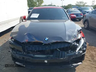 2020 BMW 3 Series 330i xDrive with VIN 3MW5R7J09L8B40736, listed as a IAAI auction lot 40337647 with 1 mi miles. Bid and sale history available at carsss.com. Image 13.