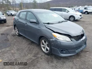 2009 Toyota Matrix S with VIN 2T1LE40E99C004133, listed as a IAAI auction lot 41917906 with 213,996 mi miles. Bid and sale history available at carsss.com. Image 1.