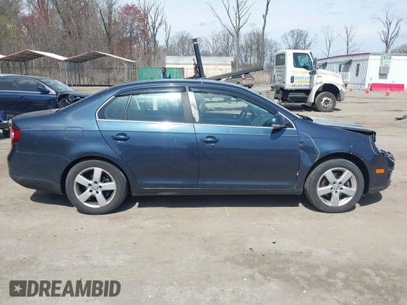 2009 Volkswagen Jetta SE с VIN 3VWRZ71K69M024624, выставлен на аукционе IAAI как лот 41919261 с пробегом 141 601 миль миль и . История ставок и продаж доступна на DreamBid. Изображение 13.