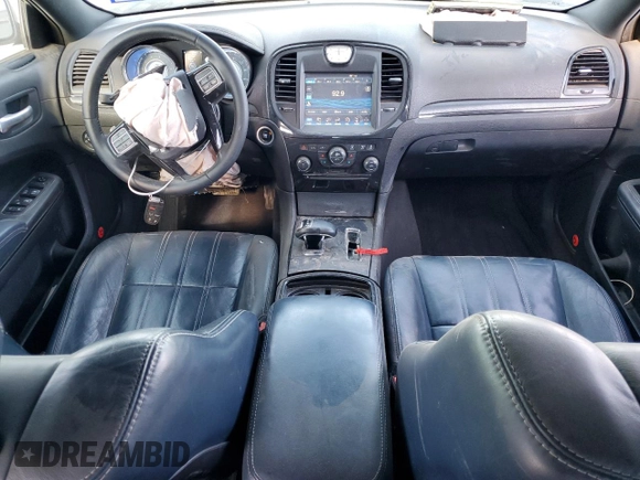 2014 Chrysler 300 S z VIN 2C3CCAGG1EH342092, wystawiony jako Copart lot #53581145 z przebiegiem 118 538 mil mil oraz Szkoda całkowita • Salvage title. Historia ofert i sprzedaży dostępna na DreamBid. Obrazek 8.