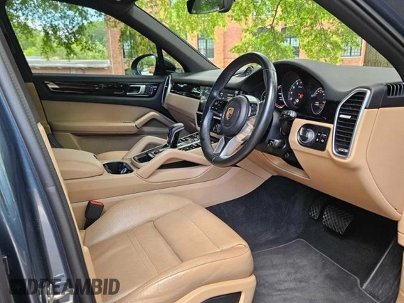 2019 Porsche Cayenne z VIN WP1AA2AY0KDA01354, wystawiony jako Copart lot #57595785 z przebiegiem 73 889 mil mil oraz Szkoda całkowita • Salvage title. Historia ofert i sprzedaży dostępna na DreamBid. Obrazek 9.